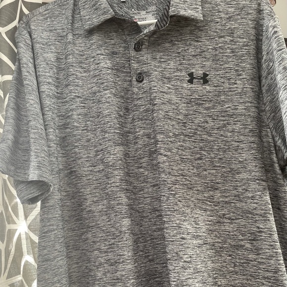 Under Armour Short Sleeve Shirt - Picture 1 of 5